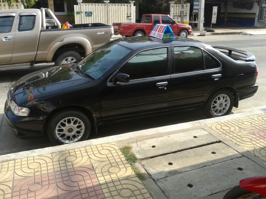 นิสสัน ซันนี่ ซาลูน เกียออโต้ ติดแก๊ส เบาะหนัง บาง สวยๆ