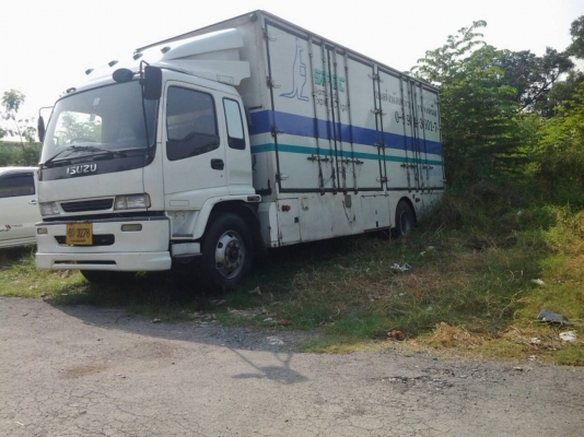 ขาย 6 ล้อ ISUZU ปี2005 เครื่อง 220แรง ขาย 6 ล้อ ISUZU ปี2005 เครื่อง 220แรง