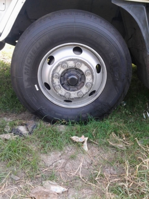 ขาย 6 ล้อ ISUZU ปี2005 เครื่อง 220แรง ขาย 6 ล้อ ISUZU ปี2005 เครื่อง 220แรง