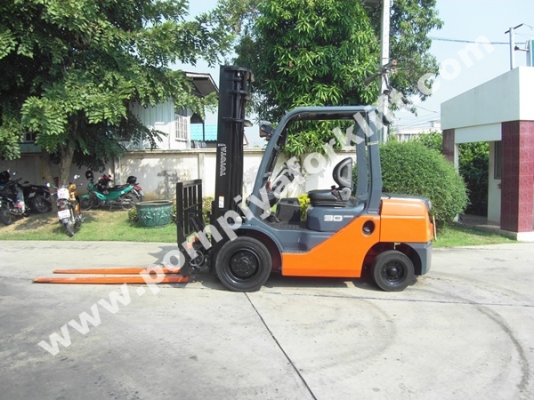 จำหน่ายรถ Forklift TOYOTA 52-8FD30 จำหน่ายรถ Forklift TOYOTA 52-8FD30