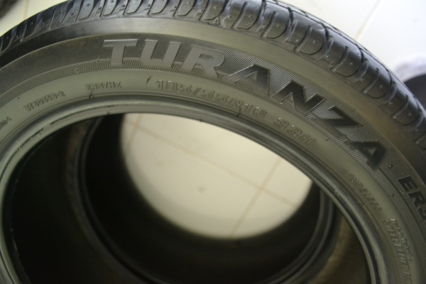 ขายยาง bridgestone 185 55 16  ปลายปี 30/09 1คู่