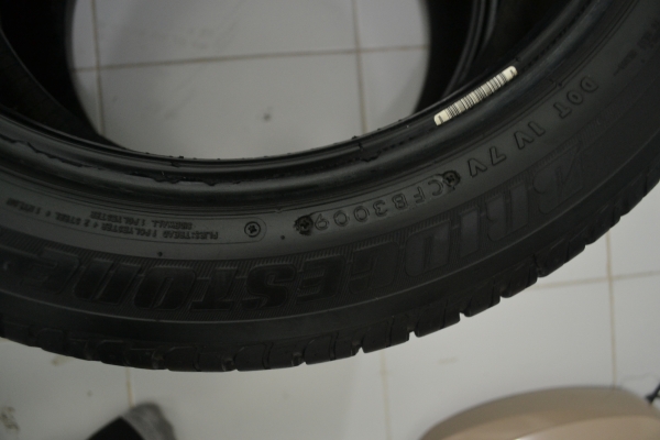 ขายยาง bridgestone 185 55 16  ปลายปี 30/09 1คู่
