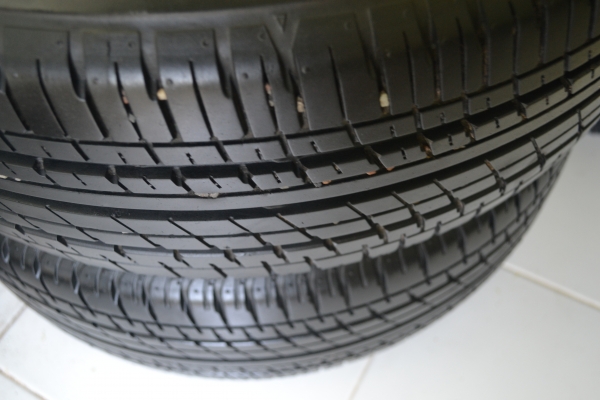 ขายยาง bridgestone 185 55 16  ปลายปี 30/09 1คู่