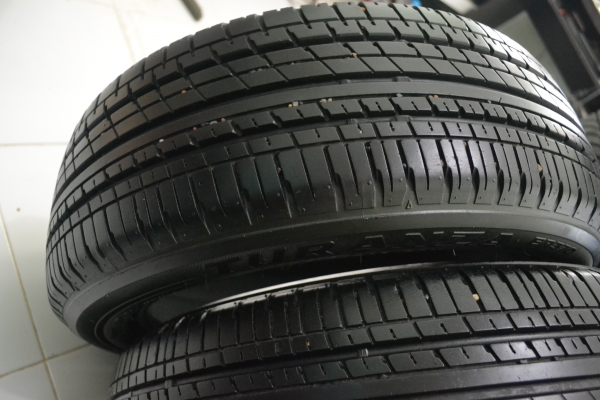 ขายยาง bridgestone 185 55 16  ปลายปี 30/09 1คู่