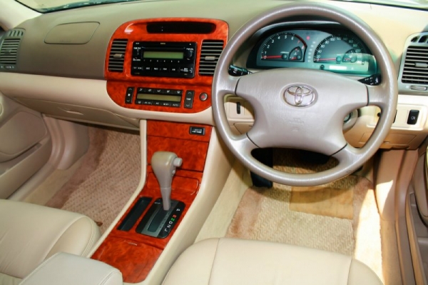 TOYOTA CAMRY 2.0E ปี2005 สีดำ TOYOTA CAMRY 2.0E ปี2005 สีดำ