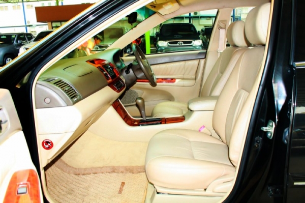 TOYOTA CAMRY 2.0E ปี2005 สีดำ