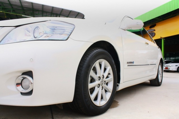 TOYOTA NEW CAMRY 2.4 HY-BRID ปี2010 สีขาว