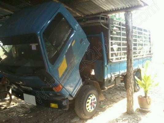 รถบรรทุก 6 ล้อ ยี่ห้อ ISUZU รุ่น NPR 115แรง รถบรรทุก 6 ล้อ ยี่ห้อ ISUZU รุ่น NPR 115แรง