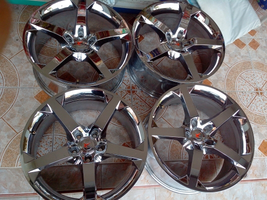 ขายแม็ก18 8.5 5รู114.3 et35มือสอง เงาๆขายกันถูกๆ