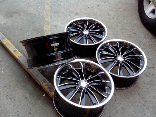 ขายแม็ก18 หน้า8หลัง9et42 japan ห้ารู114.3เดิมๆ หน้าตืนหลังลืก ขายแม็ก18 หน้า8หลัง9et42 japan ห้ารู114.3เดิมๆ หน้าตืนหลังลืก