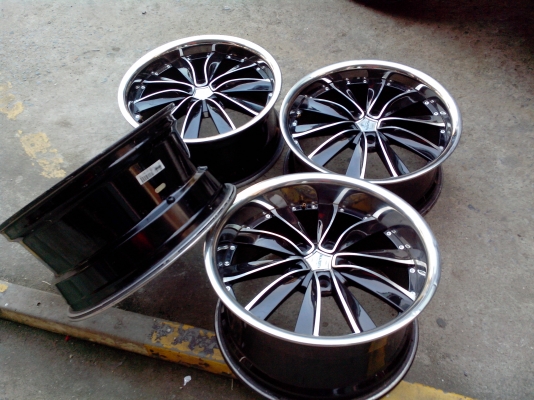 ขายแม็ก18 หน้า8หลัง9et42 japan ห้ารู114.3เดิมๆ หน้าตืนหลังลืก ขายแม็ก18 หน้า8หลัง9et42 japan ห้ารู114.3เดิมๆ หน้าตืนหลังลืก