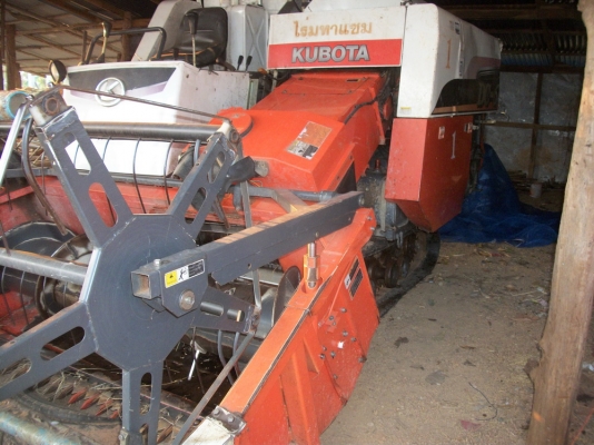 ขายรถเกี่ยวข้าว คูโบต้า DC-60 รถ 4 ปี 1,669 ช.ม.