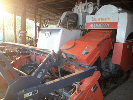 ขายรถเกี่ยวข้าว คูโบต้า DC-60 รถ 4 ปี 1,669 ช.ม.