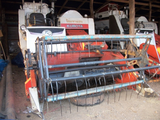 ขายรถเกี่ยวข้าว คูโบต้า DC-60 รถ 4 ปี 1,669 ช.ม.