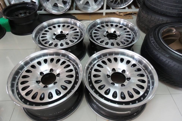 หยดน้ำ konig 18x8.5" ET25 หนาๆไร้ซ่อม