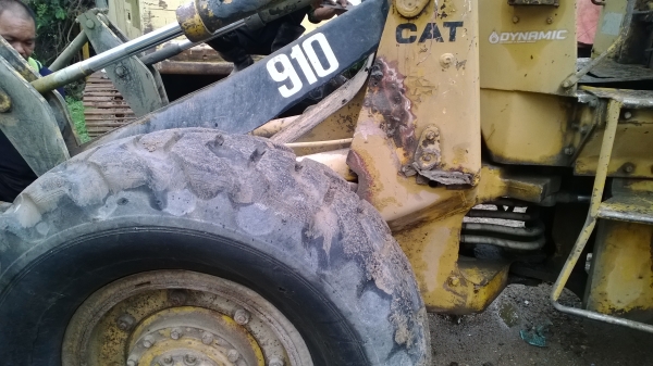 CAT910 รถตักเอวอ่อน สภาพเดิม รถดีสีไม่สวย รถไว้ตักขื้ปูน...เอวแน่น เครื่องแน่น CAT910 รถตักเอวอ่อน สภาพเดิม รถดีสีไม่สวย รถไว้ตักขื้ปูน...เอวแน่น เครื่องแน่น