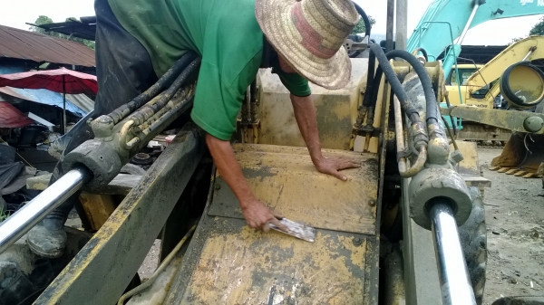 CAT910 รถตักเอวอ่อน สภาพเดิม รถดีสีไม่สวย รถไว้ตักขื้ปูน...เอวแน่น เครื่องแน่น CAT910 รถตักเอวอ่อน สภาพเดิม รถดีสีไม่สวย รถไว้ตักขื้ปูน...เอวแน่น เครื่องแน่น