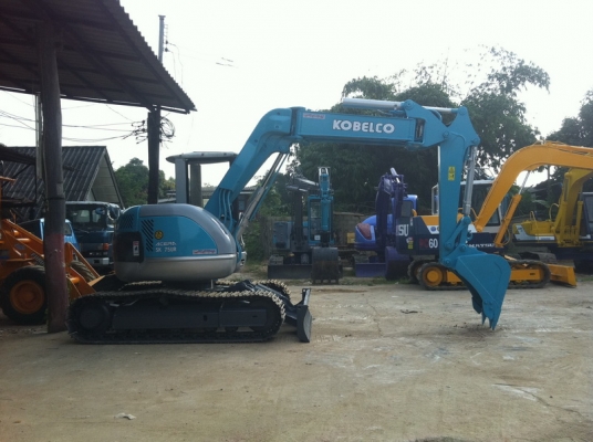 ขาย รถขุด KOBELCO SK75UR-2  ถูกๆ
