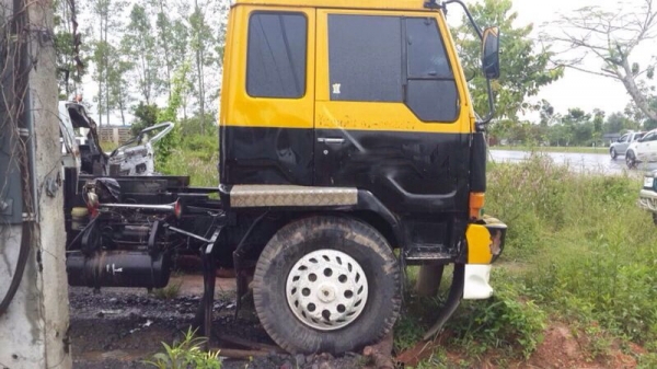 รถมิตซู 6 ล้อดั้ม 165 แรงม้า. สนใจติดต่อ 081 - 6079515