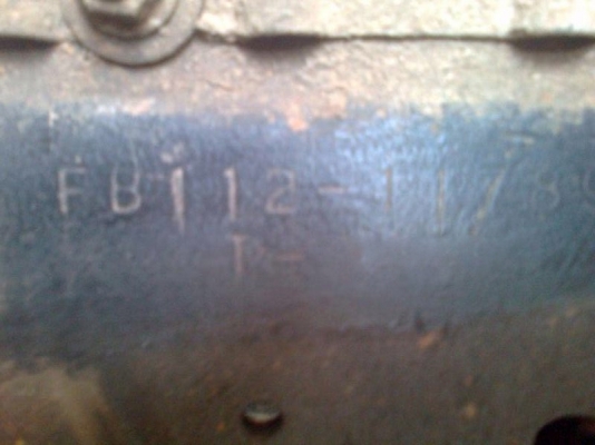 รถฮีโน่ 6 ล้อ ติดเครน 2.5 ตัน. FB112  117 แรงม้า.  สนใจติดต่อ 081 - 6079515