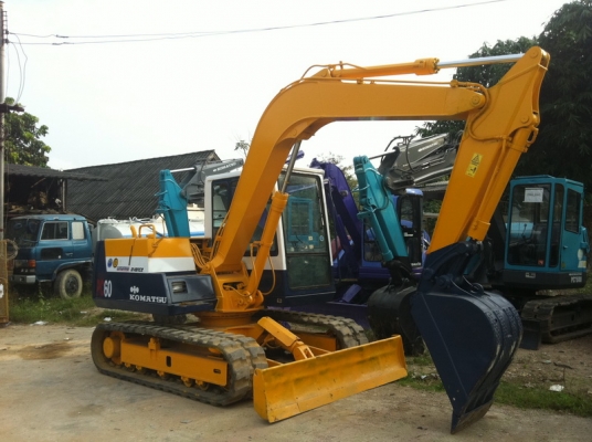 ขาย รถขุด KOMATSU PC60-6 ถูกๆ จัดไฟแนนท์ได้ ขาย รถขุด KOMATSU PC60-6 ถูกๆ จัดไฟแนนท์ได้