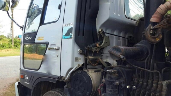 รถฮีโน่ 6 ล้อดั้ม FC4J ติดเฮี้ยบ 3 ตัน. 145 แรงม้า. สนใจติ ดต่อ 081 - 6079515 รถฮีโน่ 6 ล้อดั้ม FC4J ติดเฮี้ยบ 3 ตัน. 145 แรงม้า. สนใจติ ดต่อ 081 - 6079515