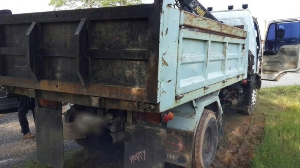 รถฮีโน่ 6 ล้อดั้ม FC4J ติดเฮี้ยบ 3 ตัน. 145 แรงม้า. สนใจติ ดต่อ 081 - 6079515 รถฮีโน่ 6 ล้อดั้ม FC4J ติดเฮี้ยบ 3 ตัน. 145 แรงม้า. สนใจติ ดต่อ 081 - 6079515