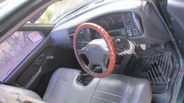 ขายมิตซูบิชิ สตราด้า ตอนเดียว.. รถปี1996/39..เครื่อง2500 cc เครื่องดีไม่ไอไม่จามสภาพพร้อมใช้งาน+ครัชชีสวยไม่มีผุ+ศูนย์ตรง+ยางดี+สี เขียวสวยแจ่มๆ+แบตเตอร์รี่ใหม่+แอร์เย็นจนหนาว+ภาษีเต็มก.ค.57+พร้อมโอนซื้อไปใช้งานได้เลย ครับ ราคาเบาๆขายที่105,000บาท ราคาต่อ