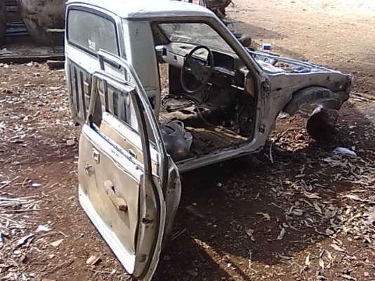 หัวเก๋ง โตโยต้าม้ากระโดด  คานแข็งแท้โรงงาน