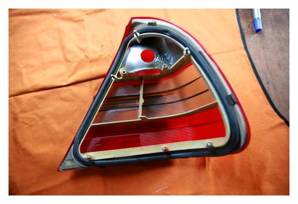 ฝาไฟท้ายด้านขวารถเบนซ์ Mercedes - Benz C-Class C220 W202