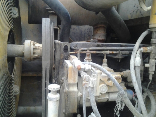 CAT 924F รถตักล้อยาง สภาพสมบูรณ์ พร้อมใช้งาน ลดราคาเหลือ 600000 บาท