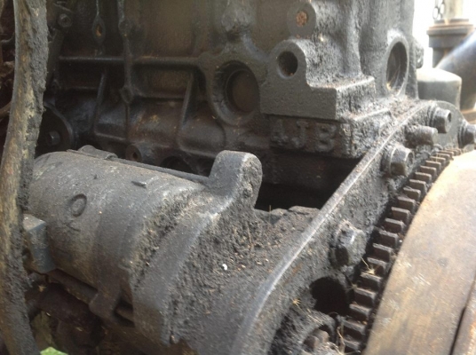 ขายปั้มน้ำ ใช้เครื่องยนต์ ISUZU 4 JB1   88 แรง ขาย 30,000 ครับ พร้อมใช้