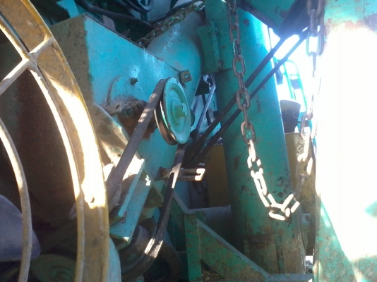 ขายรถเกี่ยวสภาพดี ใช้งานน้อย 4-5 ปี 081-0745778 ลุงโหนกรับสายเด้อ รถเกี่ยวนาปีใช้งานน้อยเพราะเจ้าของมีรถหลายคันไม่มีเวลาออกไปหางานต่างจังหวัดได้ใช้งานแค่ปีละครั้ง จึงขายเพื่อเอาทุนคืน