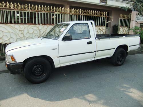 Toyota mighty-x 2.5 ตอนเดียว ปี 96 สีขาว