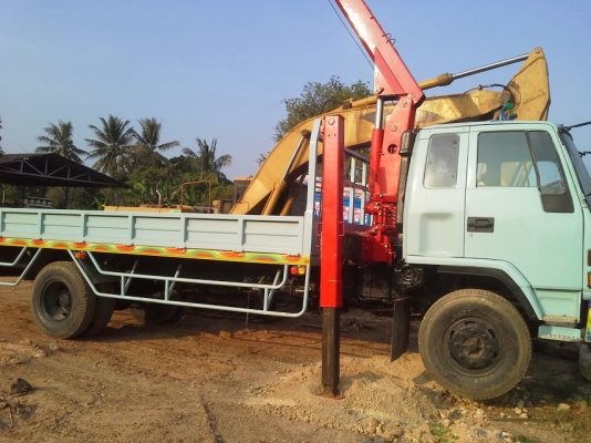 ขายรถบรรทุก 6 ล้อ ช่วงยาว ติดเครน 3 ตันกว่า