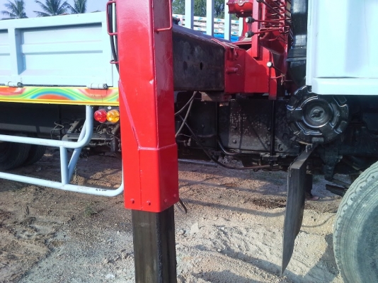 ขายรถบรรทุก 6 ล้อ ช่วงยาว ติดเครน 3 ตันกว่า