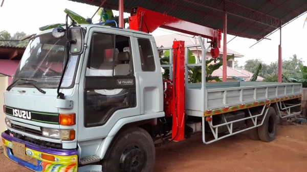 ขายรถบรรทุก 6 ล้อ ช่วงยาว ติดเครน 3 ตันกว่า