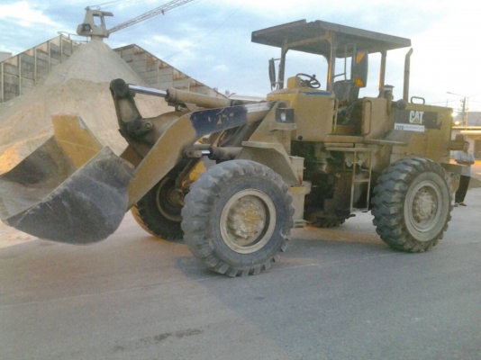 ขายด่วน รถตัก CAT 926 สภาพสมบูรณ์ พร้อมใช้ ลดราคาเหลือ 800000 บาท