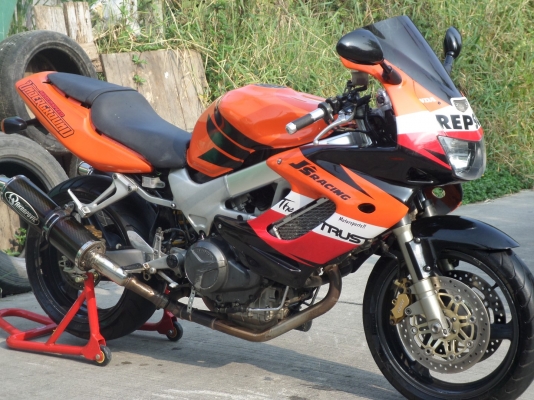 ขาย VTR1000 ปี98 สภาพสวยท่อแต่งระบบฟดีเครื่องแห้งๆแรงม้ามาเต็มๆ อินวอย+สรรพสารมิตร