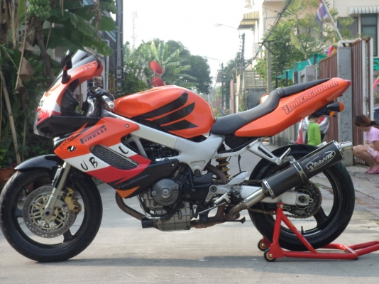 ขาย VTR1000 ปี98 สภาพสวยท่อแต่งระบบฟดีเครื่องแห้งๆแรงม้ามาเต็มๆ อินวอย+สรรพสารมิตร