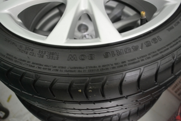 ขายล้อแม็ก Mazda 2 รุ่นท็อป ขอบ 16 พร้อมยาง ดันลอป 195/45/16 ปี12