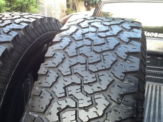 ขายยาง BF 265 x 75 16 พร้อมล้อ ....... สวยๆ เชิญครับ ขายยาง BF 265 x 75 16 พร้อมล้อ ....... สวยๆ เชิญครับ