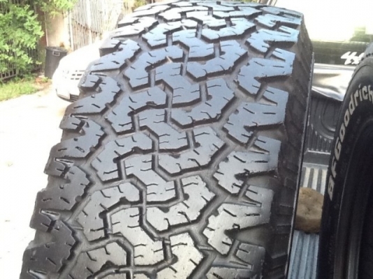 ขายยาง BF 265 x 75 16 พร้อมล้อ ....... สวยๆ เชิญครับ ขายยาง BF 265 x 75 16 พร้อมล้อ ....... สวยๆ เชิญครับ