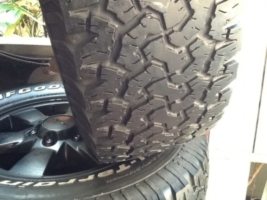 ขายยาง BF 265 x 75 16 พร้อมล้อ ....... สวยๆ เชิญครับ ขายยาง BF 265 x 75 16 พร้อมล้อ ....... สวยๆ เชิญครับ