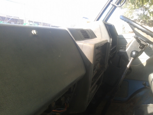 ขาย 4 ล้อ ISUZU NKR 88 แรงม้า เพลาลอย (ดาวน์ 39000 บาท จัดแน้นทุกจังหวัด  อนุมัติง่ายวันเดียวเร็วทันใจ) (4JB1)(NKR55E) เครื่องแห้งๆ แรงๆ ดี แซสซีสวยๆทั้งเส้น ภาษีเต็ม พร้อมโอน พร้อมใช้งานทันที