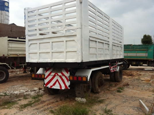 ขายลูกพ่วงสามเพลาดั้ม