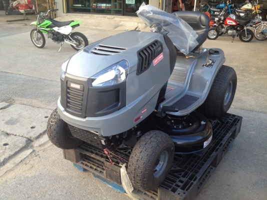 ขายรถตัดหญ้า Craftsman LT1500 ตัวโชว์ค่ะ