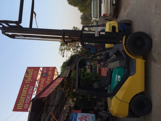 forklift ขายรถฟอร์คลิฟต์ komatsu fd25c-16 สวยปิ้งเหมือนใหม่ ดีเซล เสา4เมตร