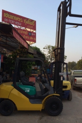 forklift ขายรถฟอร์คลิฟต์ komatsu fd25c-16 สวยปิ้งเหมือนใหม่ ดีเซล เสา4เมตร