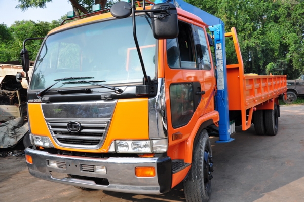 ขายรถ6ล้อนิสสันกระบะช่วงยาวติดเครนtadano3ตัน3ท่อนสวยมาก ติดต่อ0818799377